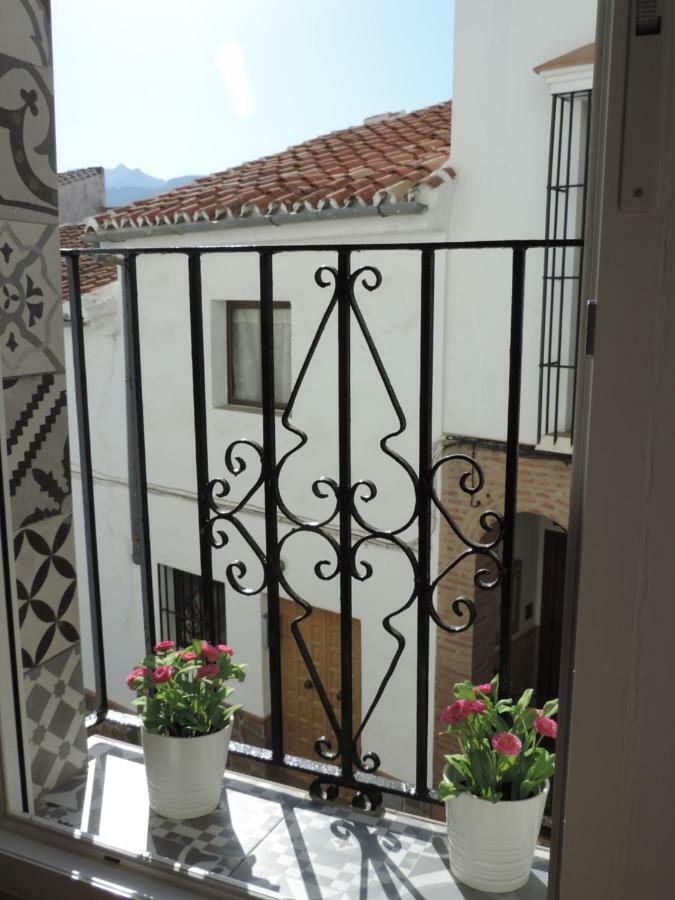 Casa Las Tres Conchas Yunquera Exterior photo